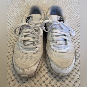 Nike White Women AirMax Sneaker 2019